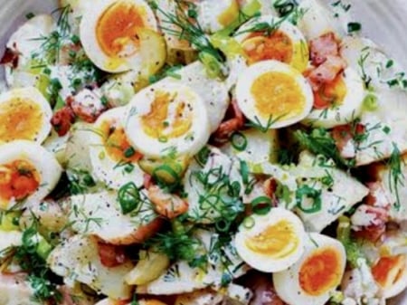 CREAMY HERBED POTATO & EGG SALAD