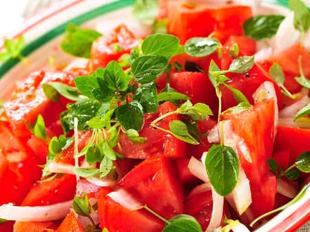 Tomato, Haloumi, Capsicum, Basil & Zaatar Salad (GF, V)