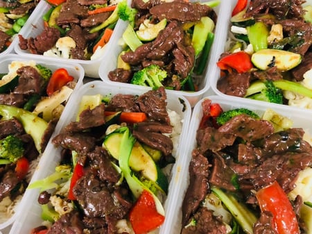 Gainz - Ginger & Garlic Beef Stir Fry with Broccoli & Rice