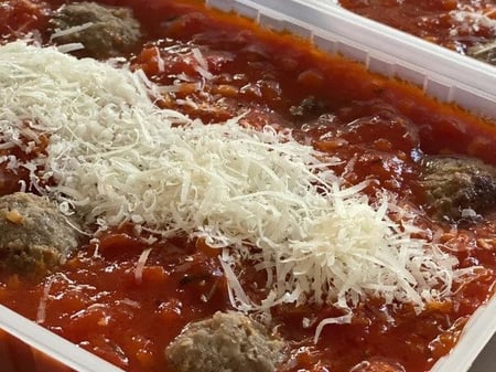 Napoli Sauce w/ Meatballs