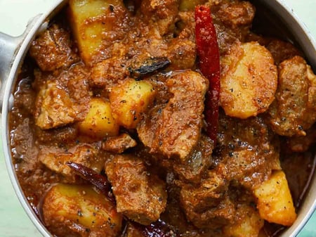 Pork & Potato Vindaloo Curry | Spice: Hot!