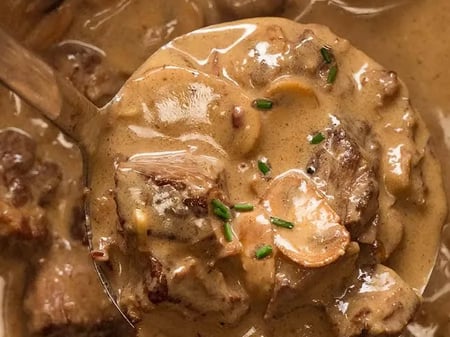 Slow Cooked Beef Stroganoff Stew