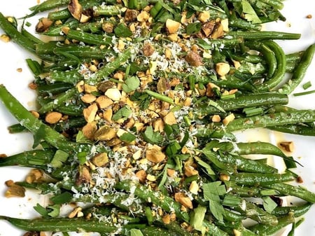 Crunchy Green Beans with Pistachio Vinaigrette