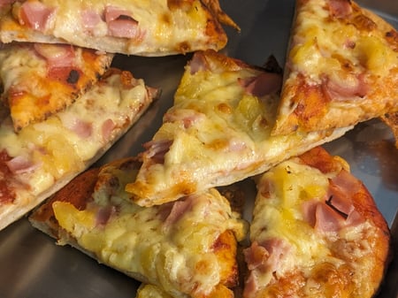 Hawaiian Pizza Bites | GF