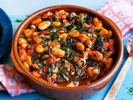 Spanish tomato and butter beans