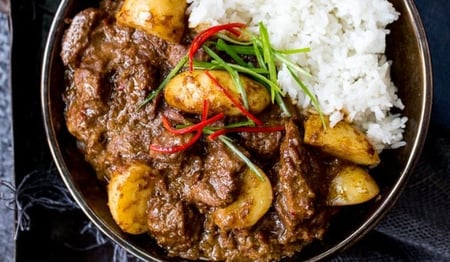 Beef & Vegetable Massaman Curry | Spice: Medium