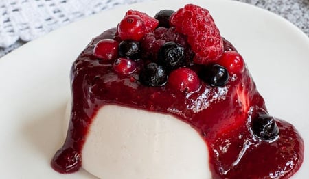 Vanilla Pannacotta With Berry compote