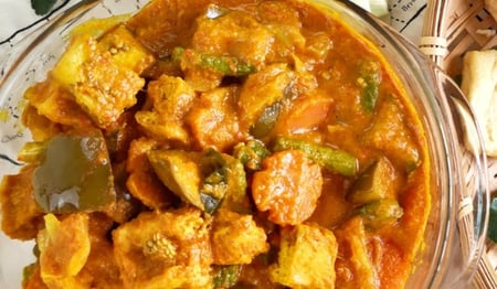 Malaysian Tofu & Vegetable Curry | Vegan | Spice: Medium | Frozen Down