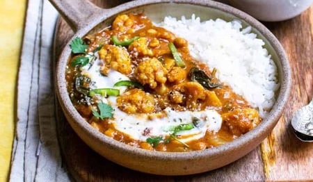 Cauliflower & Chickpea Madras (Vegan) (Spicy!) - Frozen Down