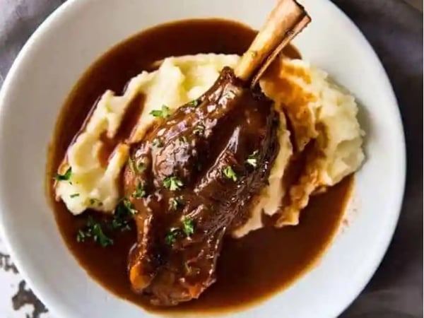 Red wine Braised Lamb Shanks Single meal