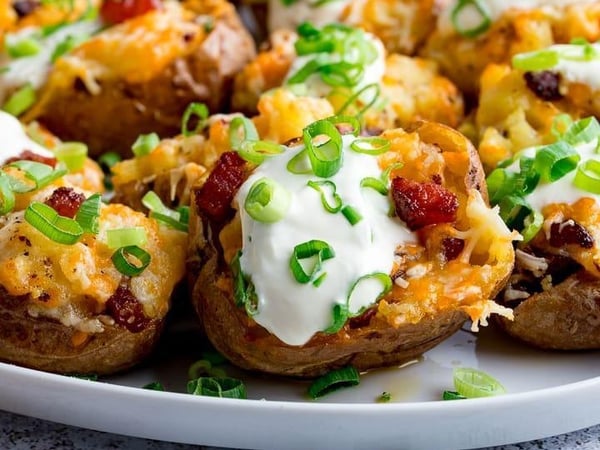 Baked Potatoes with Bacon, Cheddar and Chives