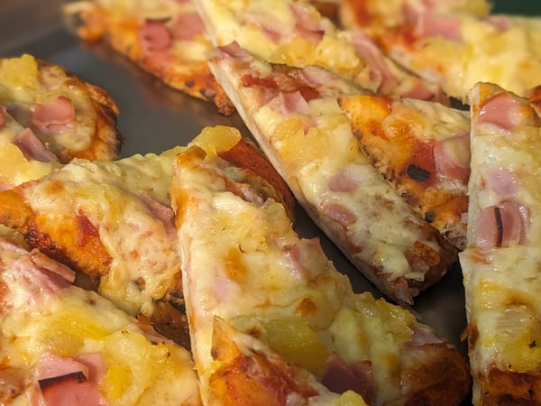 Hawaiian Pizza Bites | GF