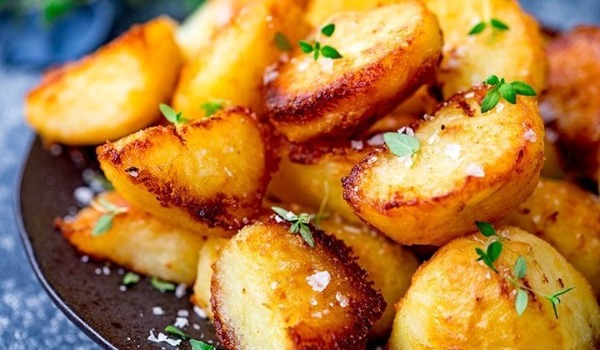 Crunchy Roast Potatoes with Thyme and Sea Salt