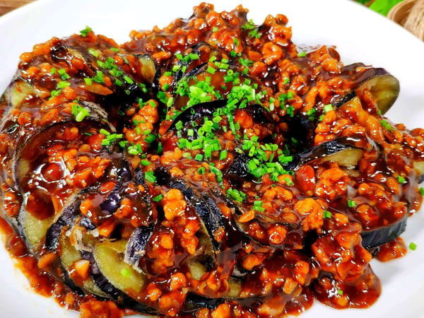 22. 鱼香茄子 Fish Flavored Eggplant with Pork Mince