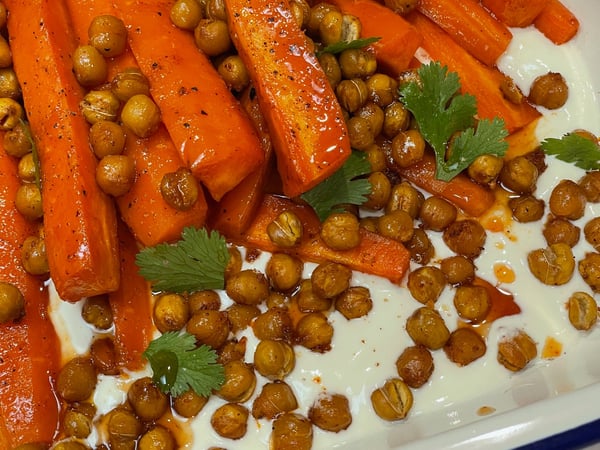 Spicy Maple Roasted Carrots with Crispy Chickpeas & yughurt Sauce