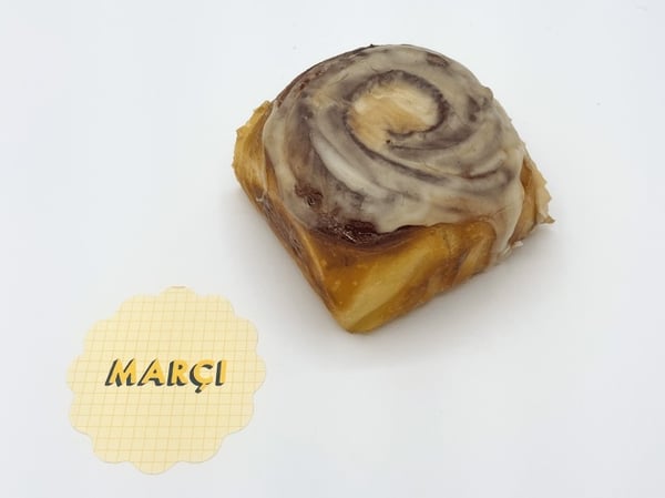 Cinnamon & Buttermilk Scroll, Maple Dressing