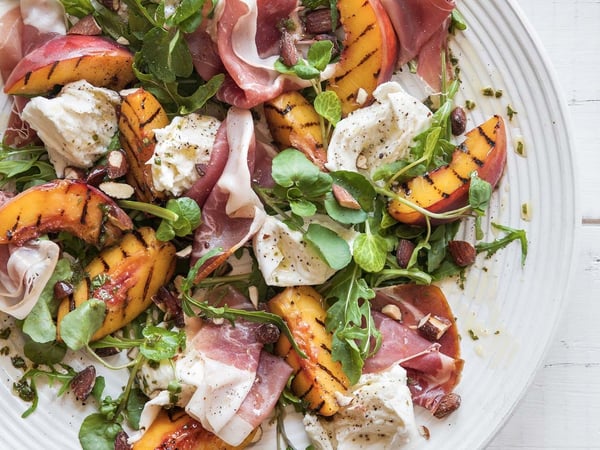 Peach, prosciutto & burrata