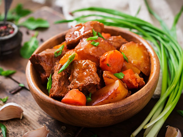 19. 红烧土豆炖牛肉 Braised Beef with Potato