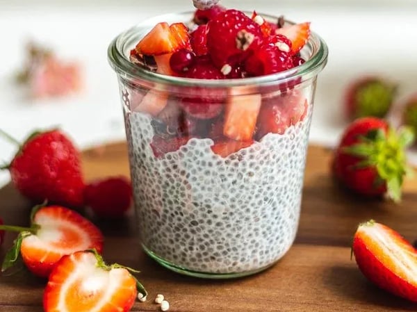 Strawberry toasted almond coconut chia pudding