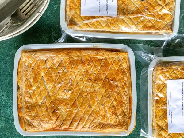 Creamy chicken, leek & tarragon pie - FROZEN