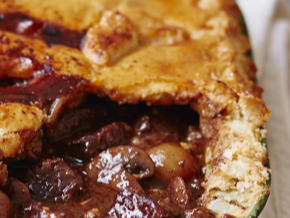 Beef, Mushroom & Red Wine Pie