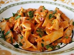 Pumpkin, mushroom and spinach penne in a creamy Napoli sauce