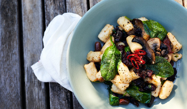 Ricotta Gnocchi with Sundried Tomato, Mushrooms, Olives & Spinach