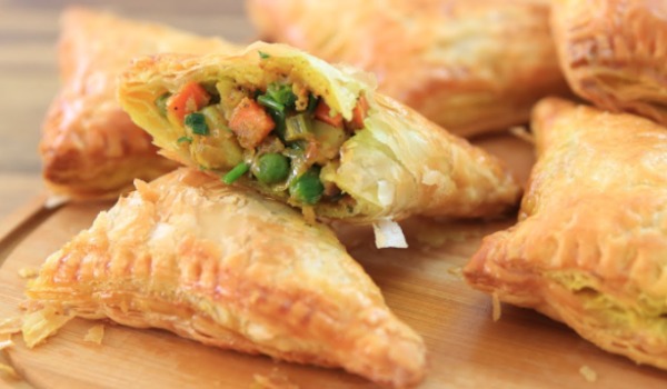 Veg Curry Puffs - Frozen