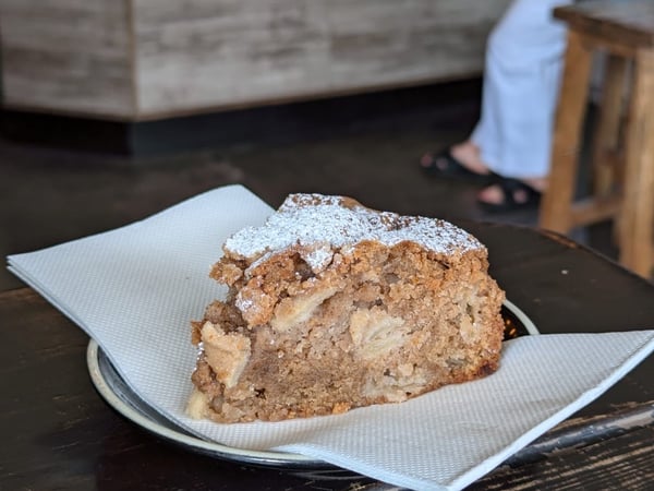 Chunky Apple Cinnamon Cake