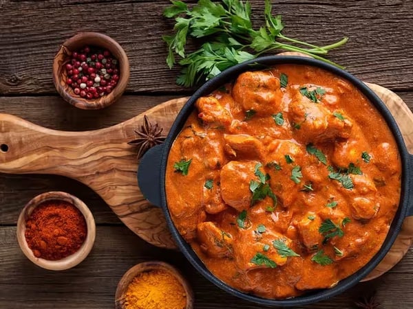 Butter chicken & rice (feeds 4)