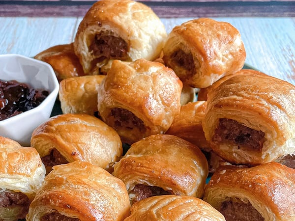 Classic Sausage Rolls (12 Pack)