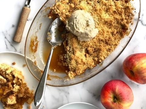 Apple and Berry Crumble