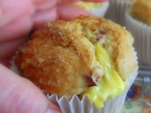 Plum and dark chocolate muffins with custard filling