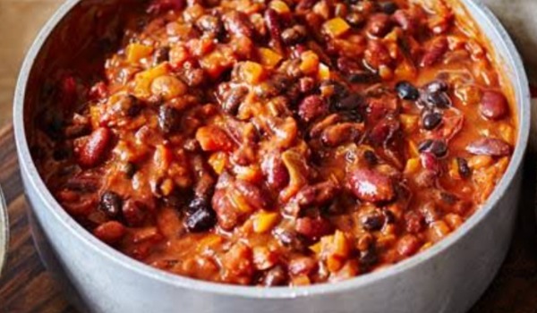 COWBOY CHILLI BEANS WITH SMOKEY HAM