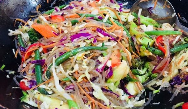 Vegan: Garlic Chilli Stir-fry Vegetables with Sweet Potato Noodles