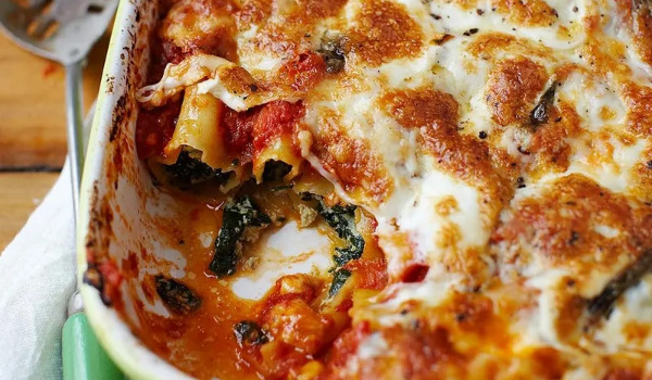 Cannelloni with Spinach and Ricotta baked in a Napoli Sauce