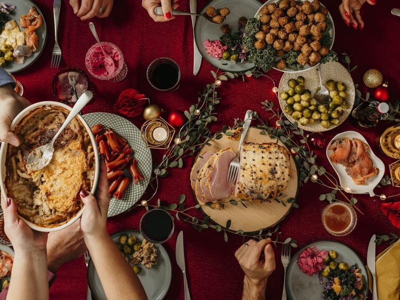 The Traditional Christmas Feast (10-12 people)