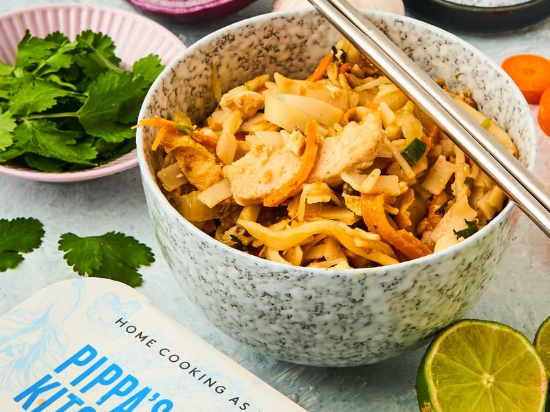 Chicken Pad Thai Noodles – Frozen