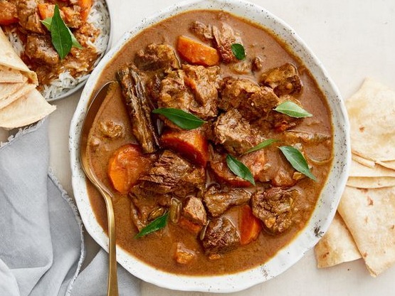 Sri Lankan Cashew Beef Curry