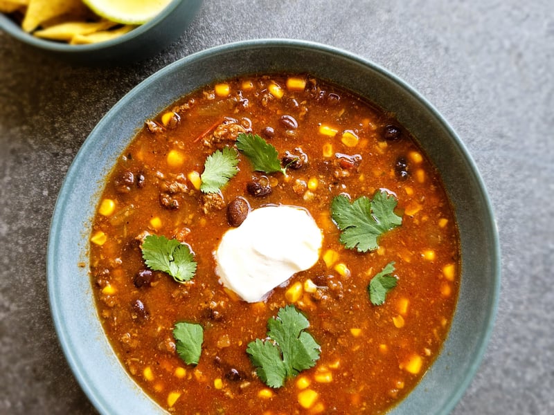 EASTWELL FARMS BEEF & BLACK BEAN SOUP