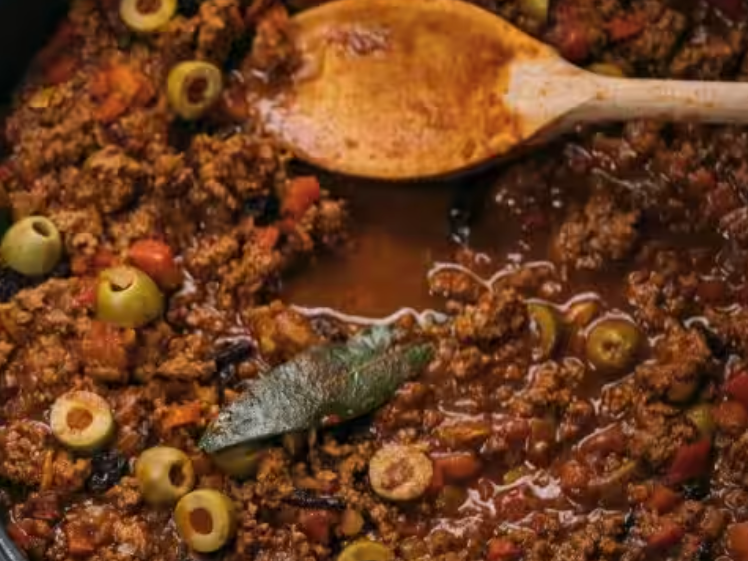 Picadillo (Cuban Beef Mince Casserole) - FROZEN DOWN