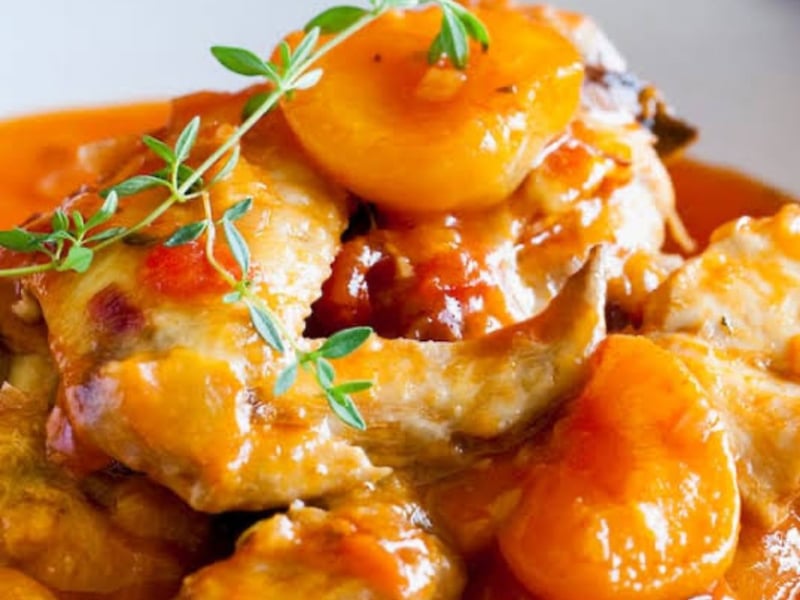 Apricot chicken with creamy mashed potato