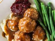 Meatballs with Potato Mash, Cranberry Jam, Gravy and Steamed Vegetables