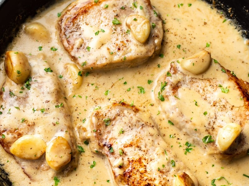 Creamy Garlic Pork Chops