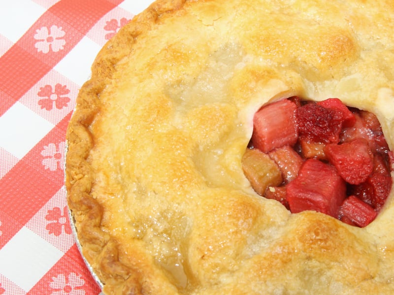 Apple & Rhubarb Pie