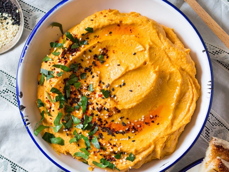 Pumpkin Hummus with Pinchos handmade Faltbreads