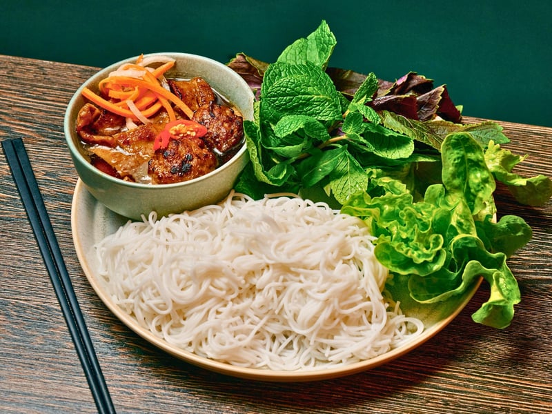 Ha Noi Style Grilled Pork Vermicelli Noodle | Bún Chả Hà Nội