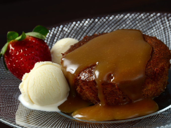 Sticky Toffee Pudding w/ Toffee Sauce