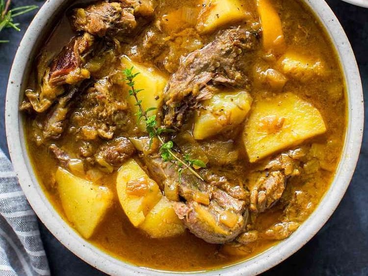 RED LAMB CURRY w NATIVE WATTLE SEED