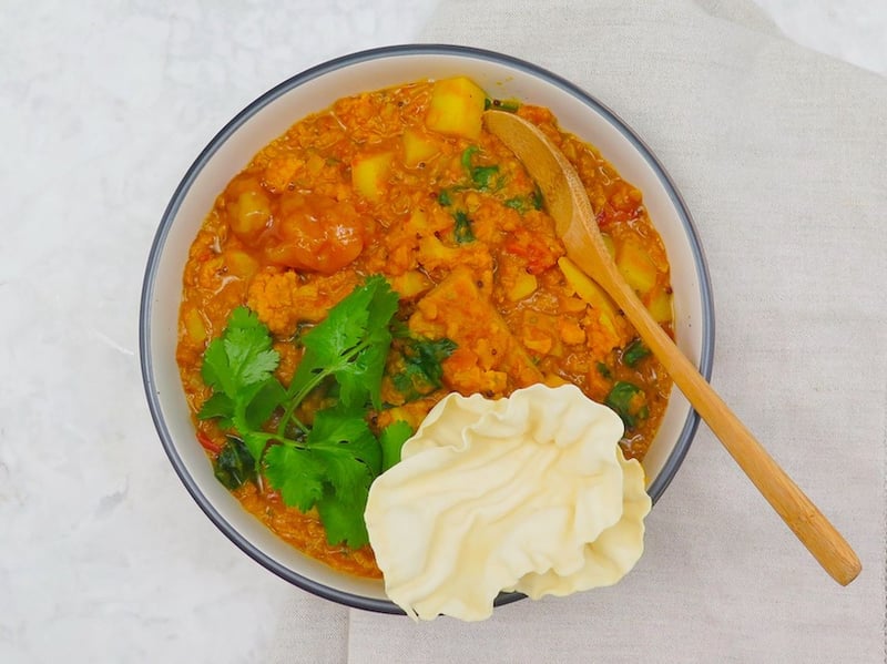 Creamy cauliflower and baby spinach dahl